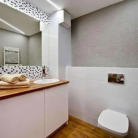 Yourapart Chmielna Park Apartmanhotel 3*