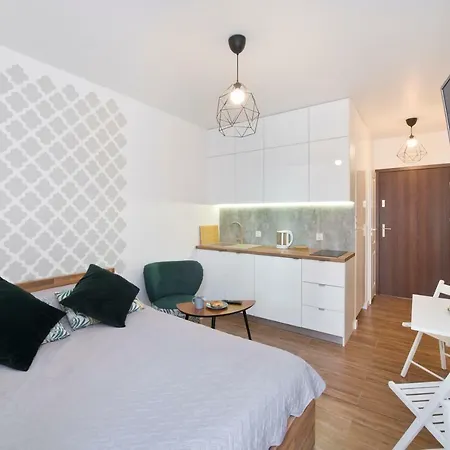 Yourapart Chmielna Park 3*